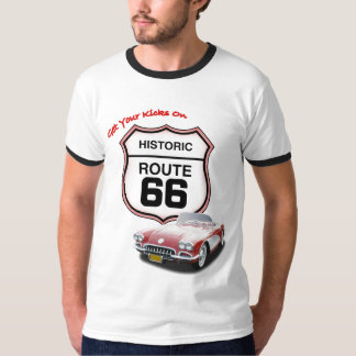 Få din sparkar på rutt 66--Röd bil T Tee Shirt