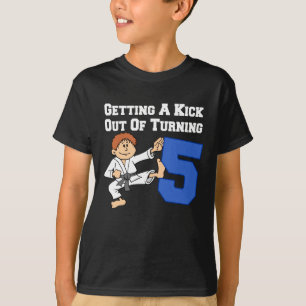 Få en sparka ut ur tema för Karate 5 T Shirt