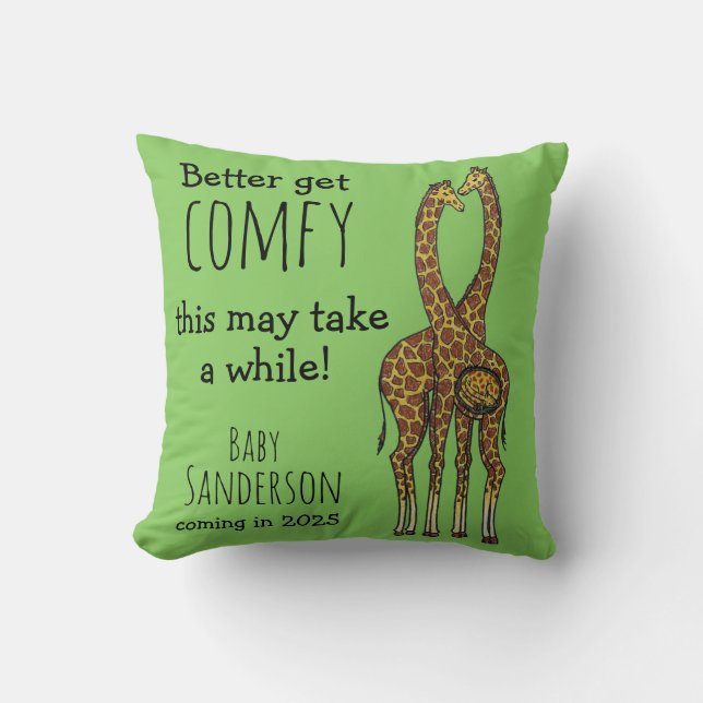 Få information om Comfy Pregnant giraffe baby Kudde (Framsida)