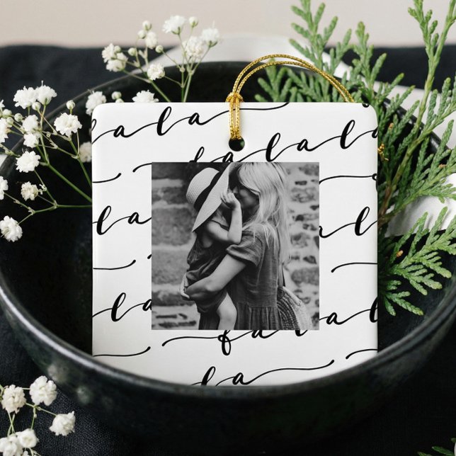 FA LA LA White & Black Calligraphy-julfoto Julgransprydnad Keramik (Modern Minimalist FA LA LA Family Photo Keepsake Ceramic Ornament)