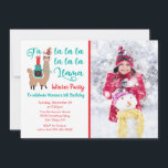 Fa la Llama Winter christmas-fotokort party Julkort<br><div class="desc">Fa la la llama vintertid födelsedagsfest inbjudan med en Llama klädd för helgdagarna med en julhatt med rosett band och bögar runt hennes långa nacke. Matchar det här objektet! Underbar i alla åldrar! Byt bara ut fotot som visas med ditt foto Behöver hjälp med layouten. Skicka bara ett mejl till...</div>