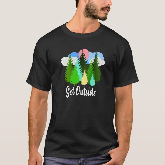 Få utomhuscamping utomhus, där skogen Träd Lan T Shirt (Framsida)