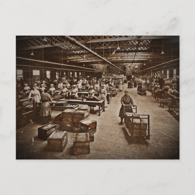 Fabrikskvinnor i Munitions Box Vykort (Framsida)