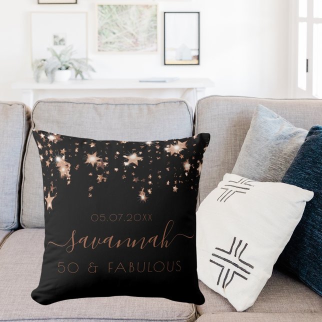 Fabulerad födelsedag svart guld monogram gnistra kudde (Skapare uppladdad)