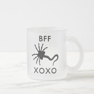 Facehugger - bästa vänför evigt (BFF) Frostad Glasmugg