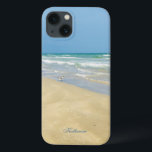 Facksfoto, Sandpiper Monogram<br><div class="desc">Vackra stranden iphone case med vackra fotografier av havsbottnen,  med en söt sandpiper som står kant i havet vinkarare på en solig sommardag. Blåblå grönt vatten vågar rullar på sandstranden där du heter personlig i söt tealtypografi. En vacker kustgåva till en dotter,  mamma,  mormor eller barndotter.</div>