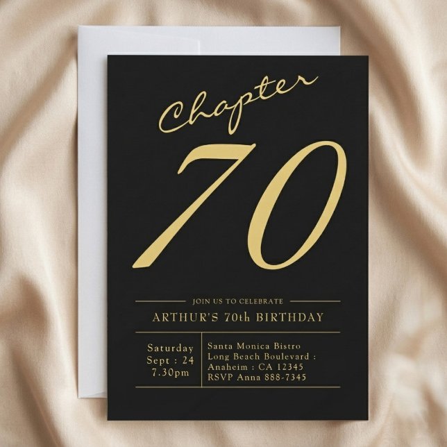 Fader 70-årsdag 70 år gammal svart guld fest inbjudningar (Black and gold 70th birthday invite. Light cloth background.)