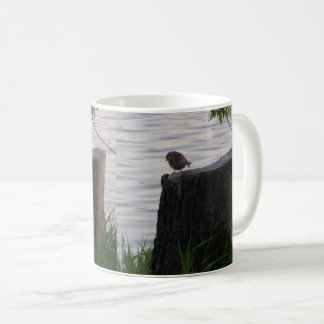 Fågel på stubbe-mugg kaffemugg