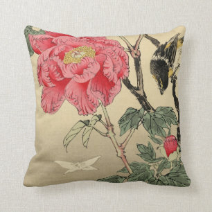 Fågel som håller ögonen på en fjäril kudde