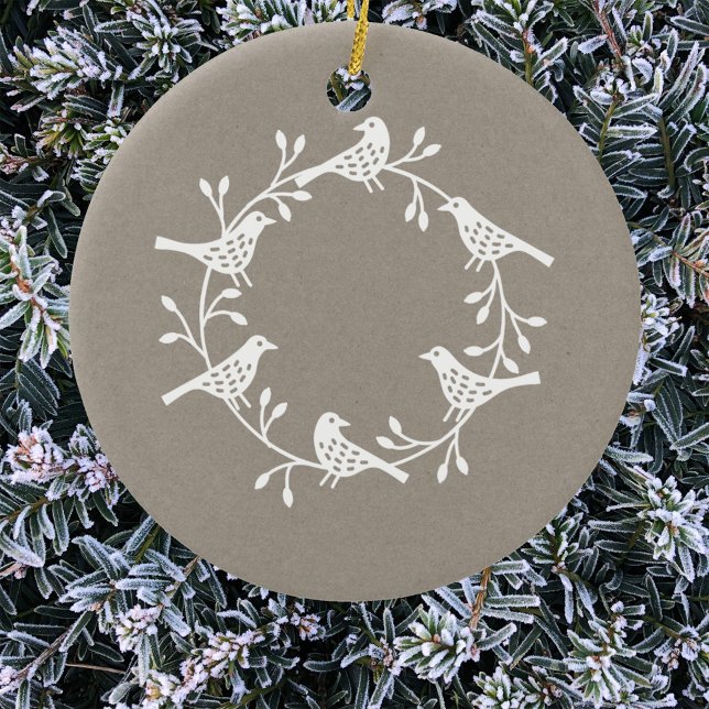 Fågelandevit på Neutralt Modern Scandi Julgransprydnad Keramik (Nordic Scandinavian bird wreath ornament)