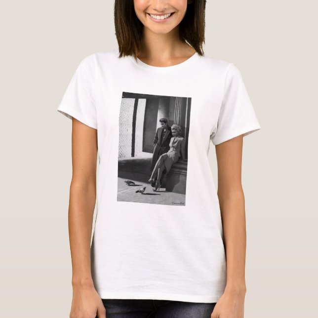 Fåglar CON19BWD1 av en Feather.tif T Shirt (Framsida)