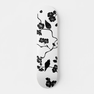 Fåglar i Svarta och vita Mönster på Blommar i Cher Mini Skateboard Bräda 18,5 Cm