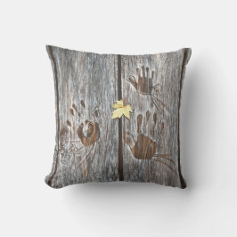 Fåglar med handavtryck på träskivor med hösten Löv Kudde