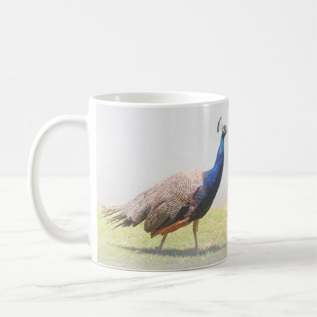 Fåglar med vackert Peacock Kaffemugg (Vänster)