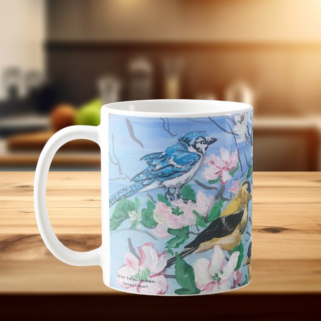 Fåglar på bakgården blåskrika gul fink kaffemugg ( Birds in Nature)