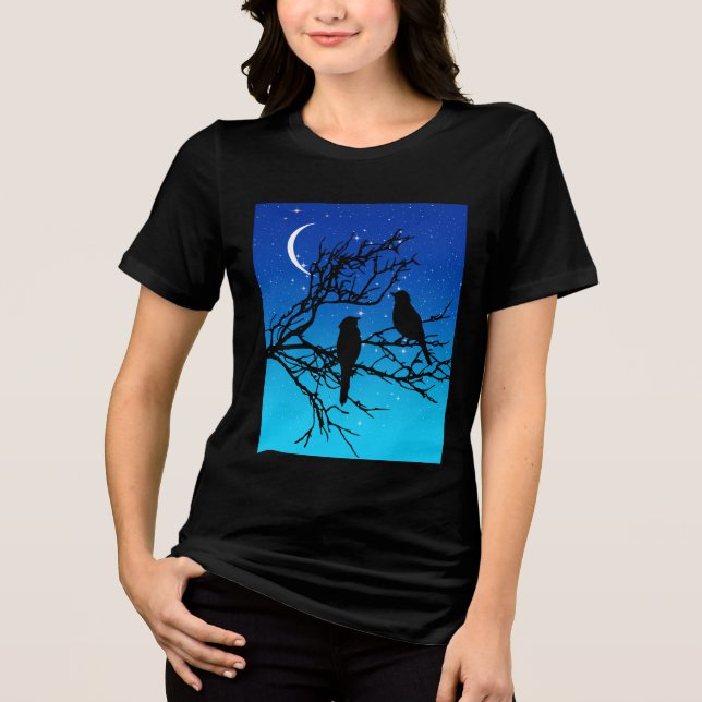 Fåglar på Gren, svarta mot kvällsblått T Shirt (Framsida)