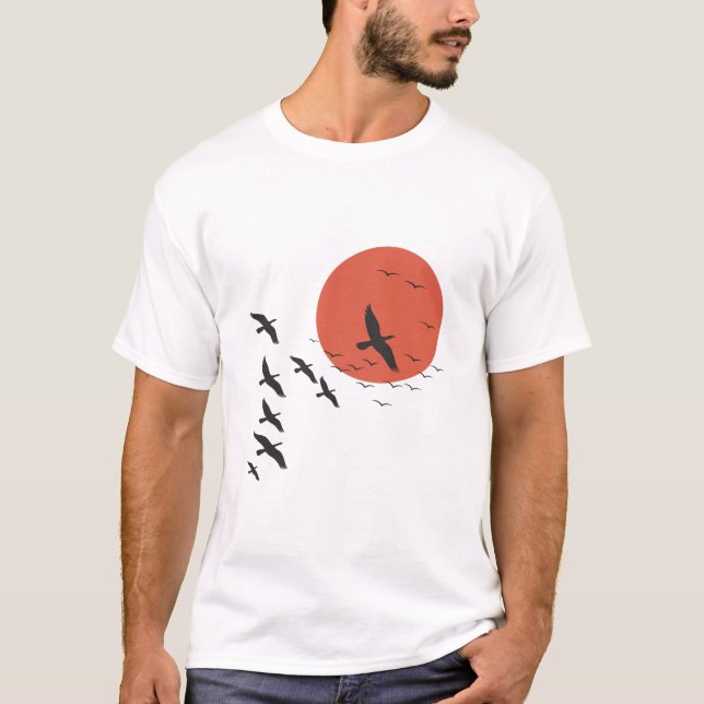Fåglar som flyger över solens t-shirt (Framsida)
