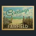 Fairfield Beach Vintage resor Poster<br><div class="desc">I Hälsning från Fairfield-vintagens vykort finns en sandstrand med en vacker turkoshav över vatten och över havet,  ett blå himmel med gigantiska vita moln. I vintage resor stil.</div>