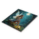 Fairy Drinking Coffee Enchanted Forest Kakelplatta<br><div class="desc">En saga av typen keramiskt plattor med sitta på ett svamprum i en förändrad skog som lyfts upp av lyktor som dricker en varm kopp av kaffe.</div>