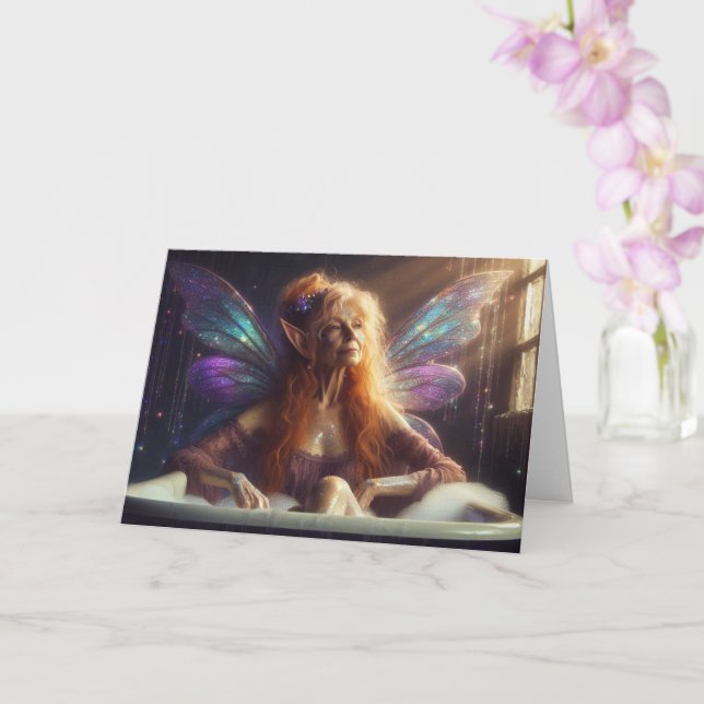 Fairy Elder Woman tar en ed i en Lila Tub Kort (Orkide)