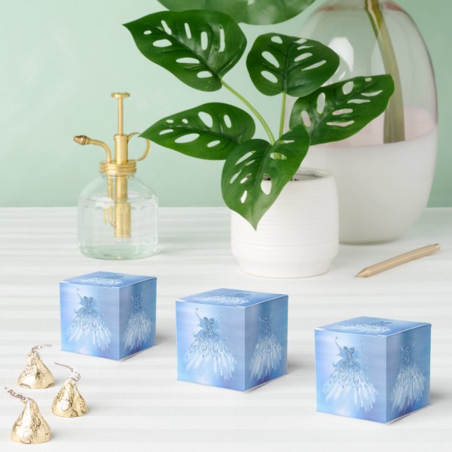 Fairy Vinge Ice Gown | Frost Blue Iridescent Sheen Presentaskar (Multipel)