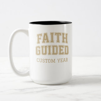 Faith Guided Varsity Year Anpassningsbar Två-Tonad Mugg