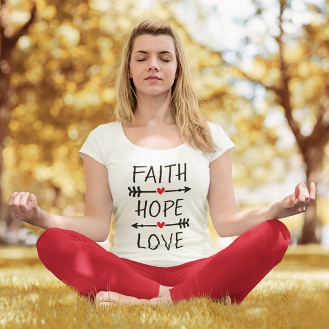 Faith Hope Kärlek Boho Christian Arrow Red Heart T Shirt (Inspirational Tee)