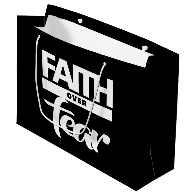 Faith over Fear (Framsidan Vinklad)