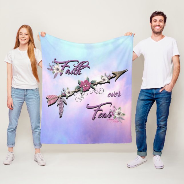 Faith over Fear Fleece Blanket (På plats)