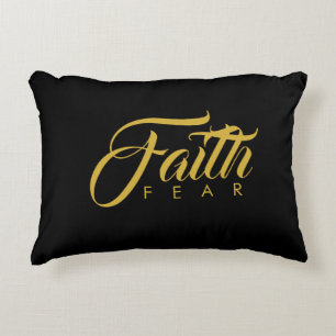 Faith over Fear Guld and Black Prydnadskudde