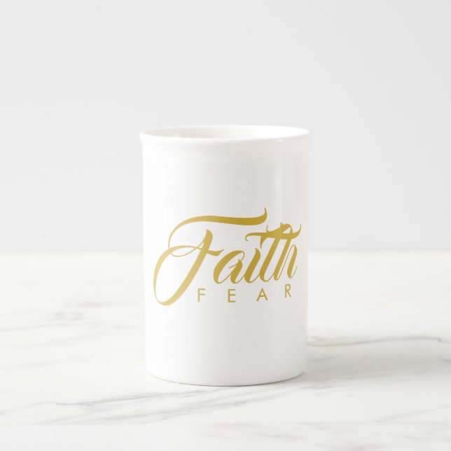 Faith over Fear Guld and White Benporslin Mugg (Framsidan)