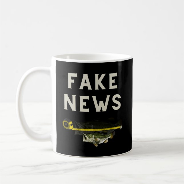 Fake News Large Mouth Bass Fishing Kaffemugg (Vänster)