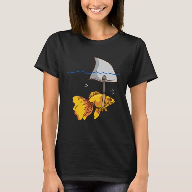 Fake Shark Goldfish Fish T Shirt (Framsida)