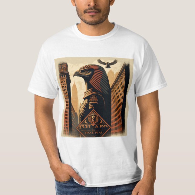 Falcon Ra Egyptian god in the city T Shirt (Framsida)