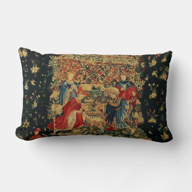 FALCONS BATH Red Blue Antique Medieval Tapestry Lumbarkudde (Framsida)