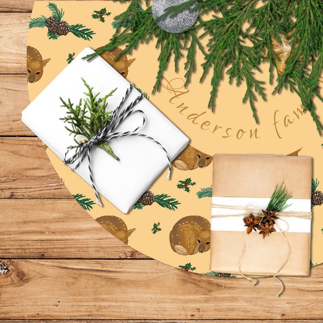 Falda árbol navidad con cervatillo y ramas. julgransmatta borstad polyester (Fawn and pine branches and acorns Brushed Polyester Tree Skirt
)