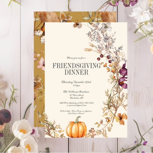 Fall Blommigt Pumpkin Friendsgiving Middag Inbjudningar (Fall Floral Friendsgiving Dinner Invitation, Pumpkin Thanksgiving Invite, Wildflowers)