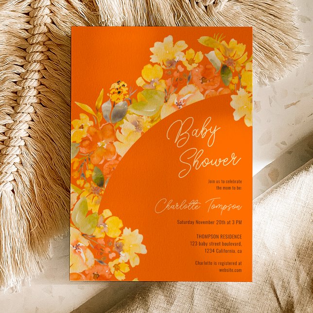 Fall boho gula blommor manusdusch inbjudningar (Fall boho yellow flowers script baby shower invitation on orange)