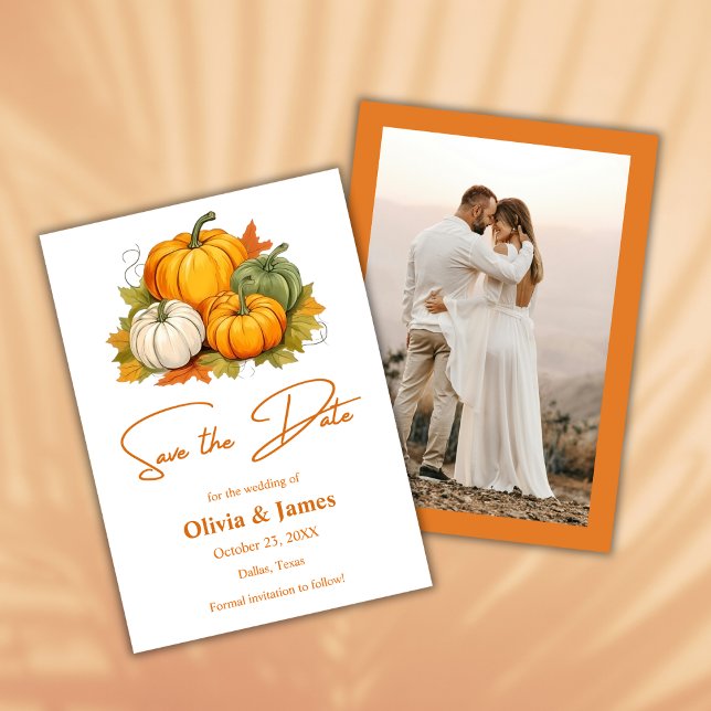 Fall i Kärlek Autumn Rustic Pumpkin Photo Bröllop Spara Datumet (Fall in Love Autumn Rustic Pumpkin Photo Wedding Save The Date Card )