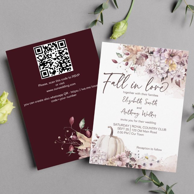 Fall i kärlek bladpumpa bröllop inbjudningar (Fall in love autumn wedding invitation template pastel pumpkin chrysanthemum floral muted colors )