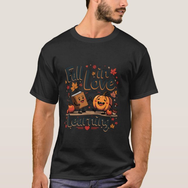 Fall i Kärlek med Learning Bok Pumpkin Thanksgivi T Shirt (Framsida)