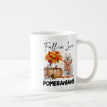 Fall i Kärlek med pomeranianer fallande pumpor Kaffemugg<br><div class="desc">Fall i Kärlek med pomeranians fallande Thanksgiving av pumpor</div>