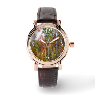 Fall i skogens färgstarka höstfotografi armbandsur