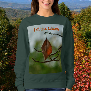 Fall in i Hösten Löv bland Grönt Löv T Shirt