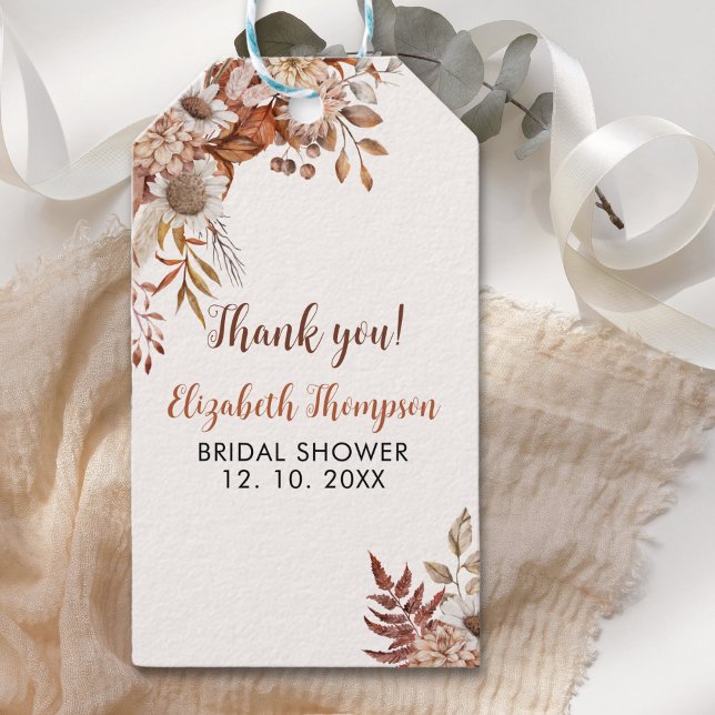 Fall in Love Cute Fall Bridal Shower  Presentetikett (Skapare uppladdad)