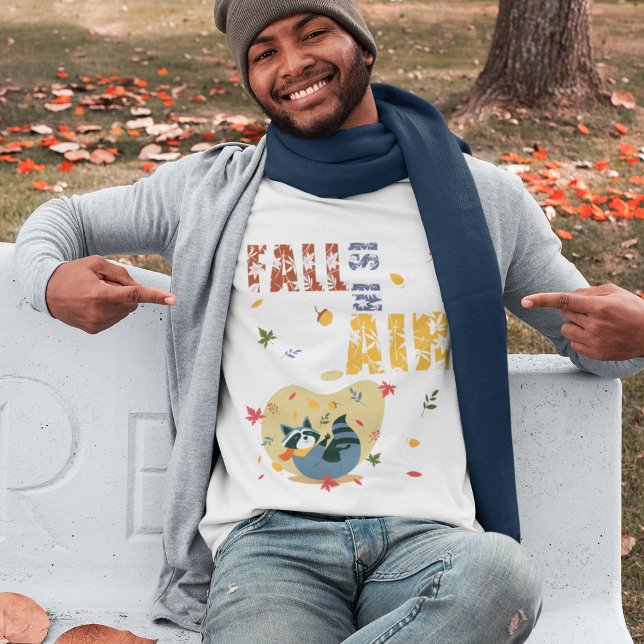 Fall ligger i Luft med att byta Raccoon T Shirt (Fall Is In Air With Swinging Raccoon T-Shirt)