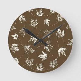 Fall Maple Lämnar på brunt - sömlöst mönster. Rund Klocka