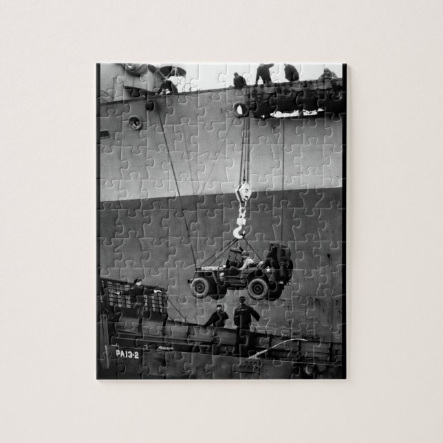 Fäll ned bort.  Besegra går en from_War jeep Pussel (Vertikal)