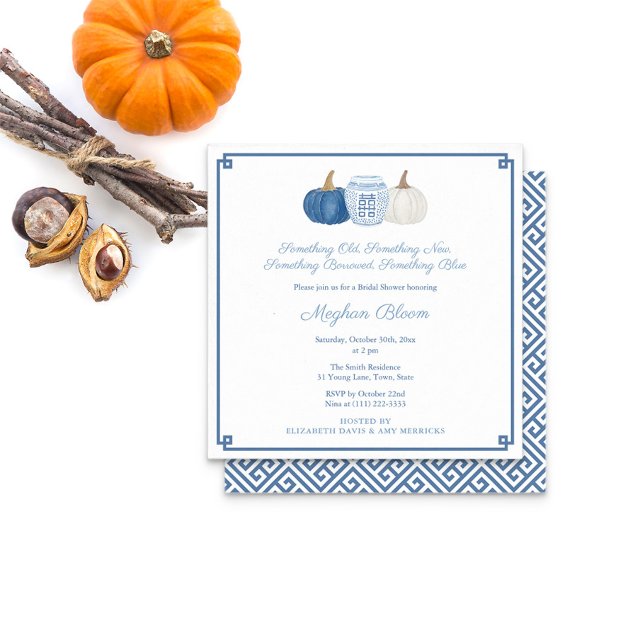 Fall Pumpkins Nåt blått Chic-Möhippa Inbjudningar (Something Blue Bridal Shower Invitation featuring blue and white pumpkins and ginger jar. )