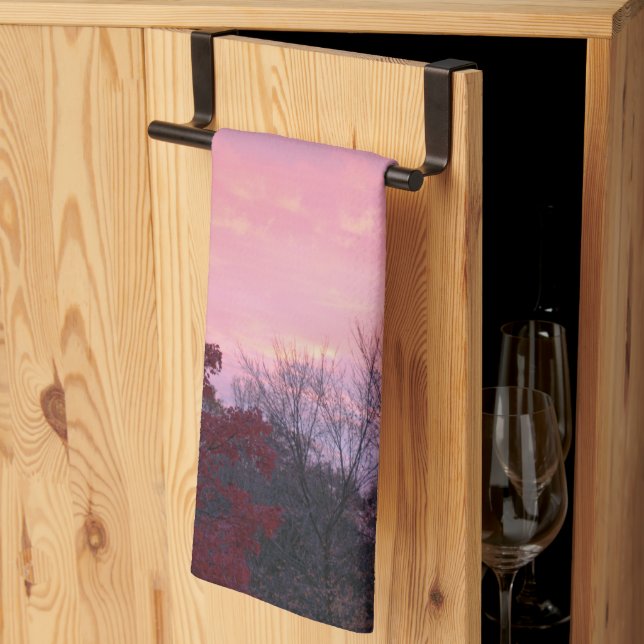 Fall Rosa Gult Solnedgång över Träd Kökshandduk (Thirds Fold)